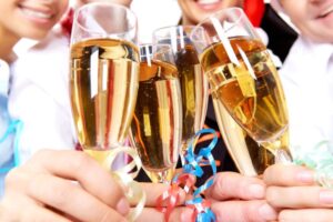 wellhealthorganic.com:alcohol-consumption-good-for-heart-health-new-study-says-no